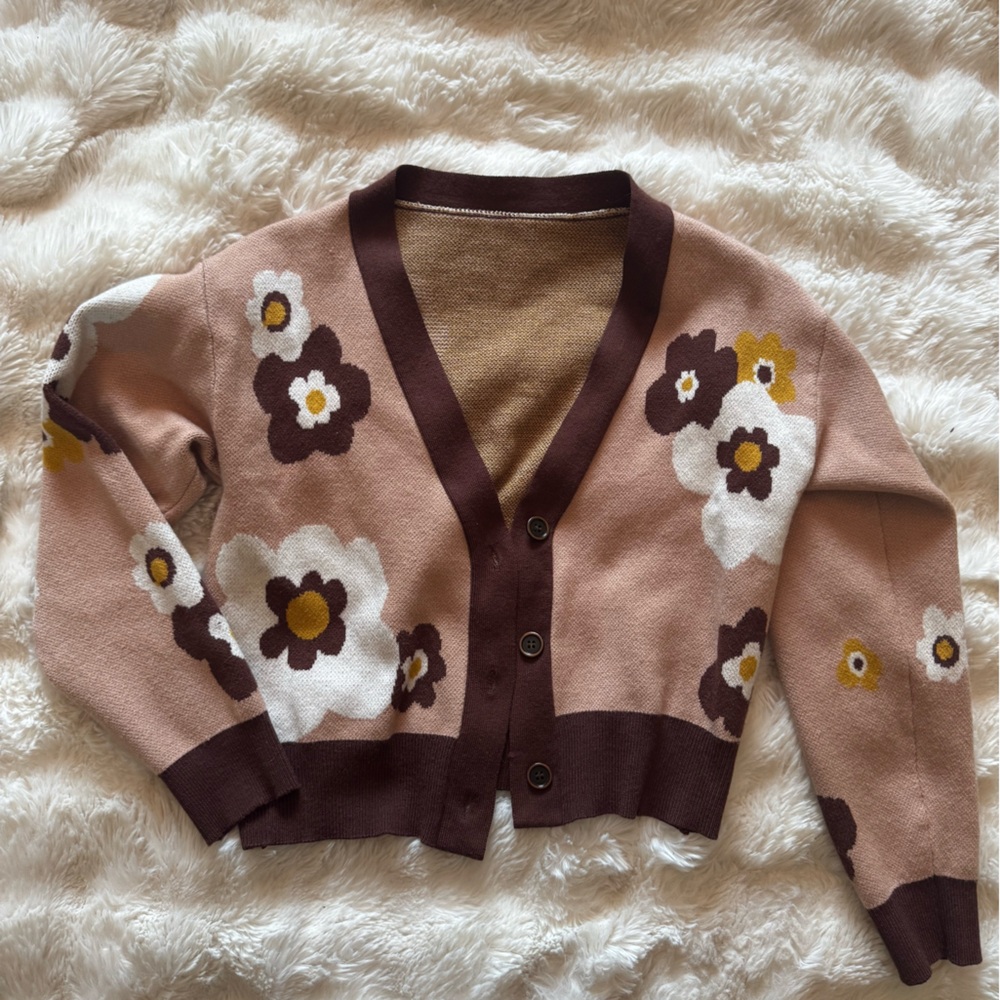 Vintage-Inspired Brown and Tan Cropped Cardigan